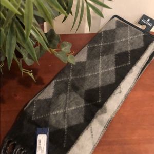 3/$25.00 Beautiful brand new  scarf